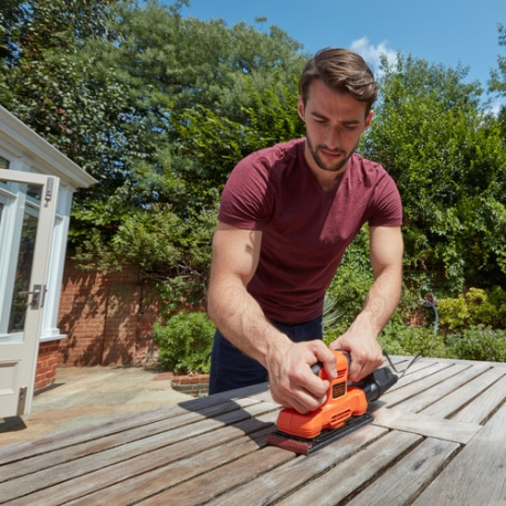 LEVIGATRICE ORBITALE 150W   BLACK&DECKER